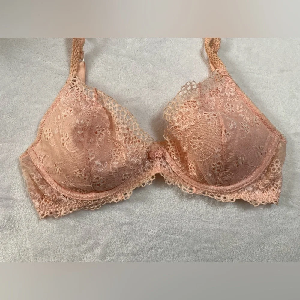 Victoria’s Secret Pink‎ Lace Bra Size 36C